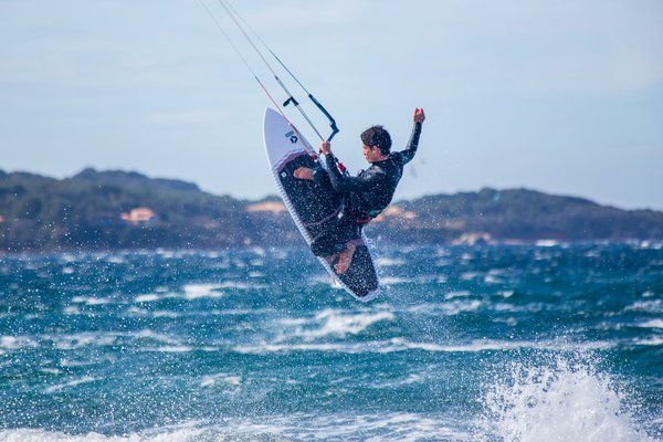 Où trouver les meilleures plages pour faire du kitesurf en Grèce ?